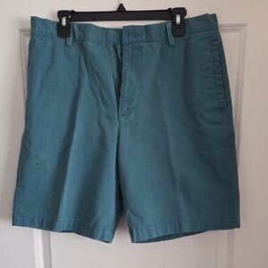 Izod Men's Blueish Green Flat Front Shorts